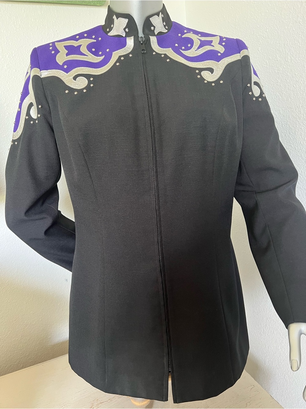 Hobby Horse Clothing riding show jacket leather trim studs rhinestones size L